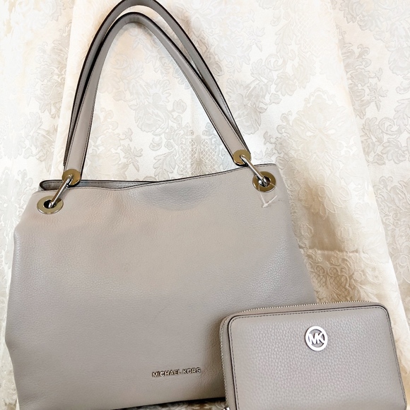 Michael Kors Handbags - MK 👛